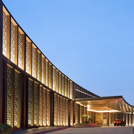Hotel Santika Premiere Bandara Палембанг Екстериор снимка
