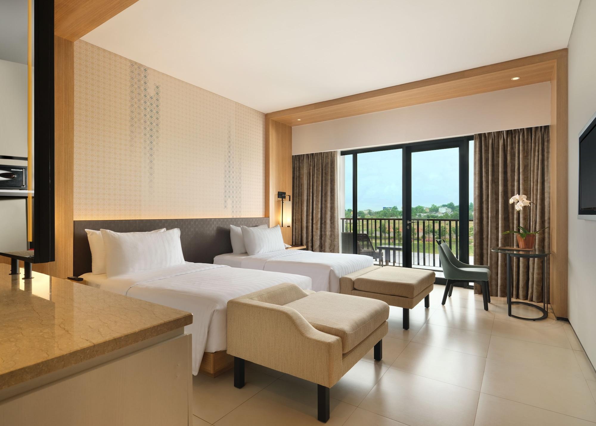 Hotel Santika Premiere Bandara Палембанг Екстериор снимка