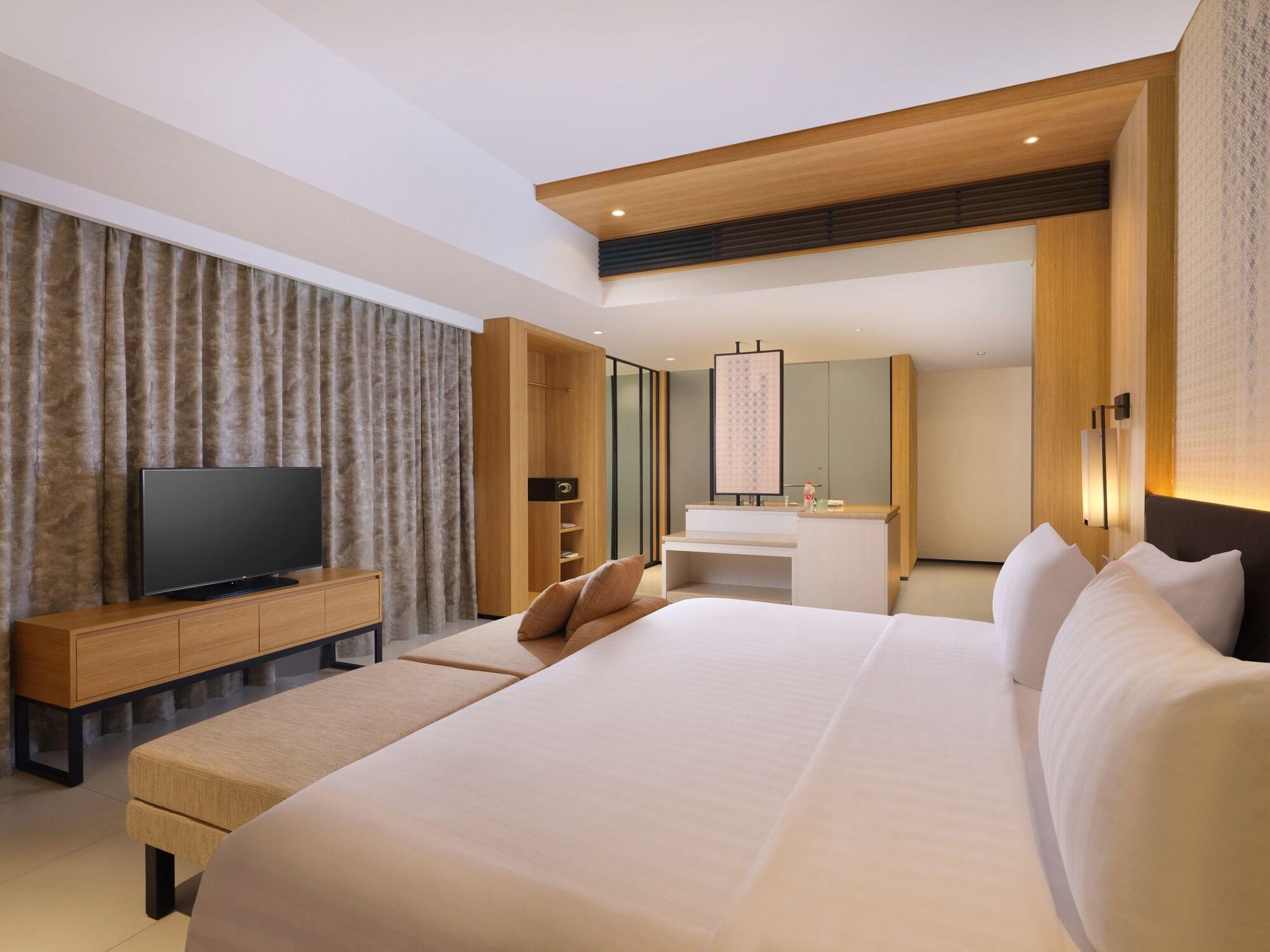 Hotel Santika Premiere Bandara Палембанг Екстериор снимка
