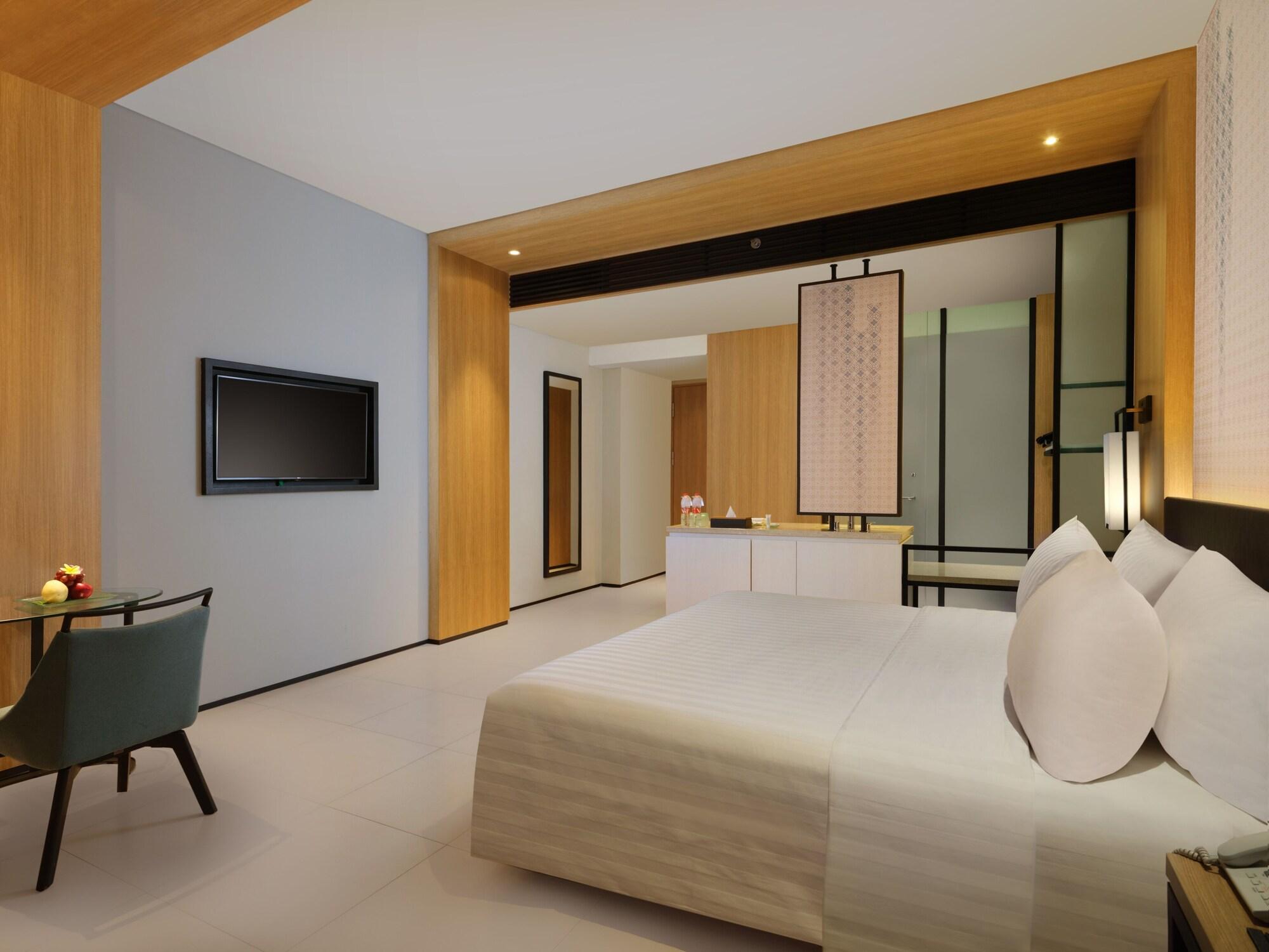 Hotel Santika Premiere Bandara Палембанг Екстериор снимка