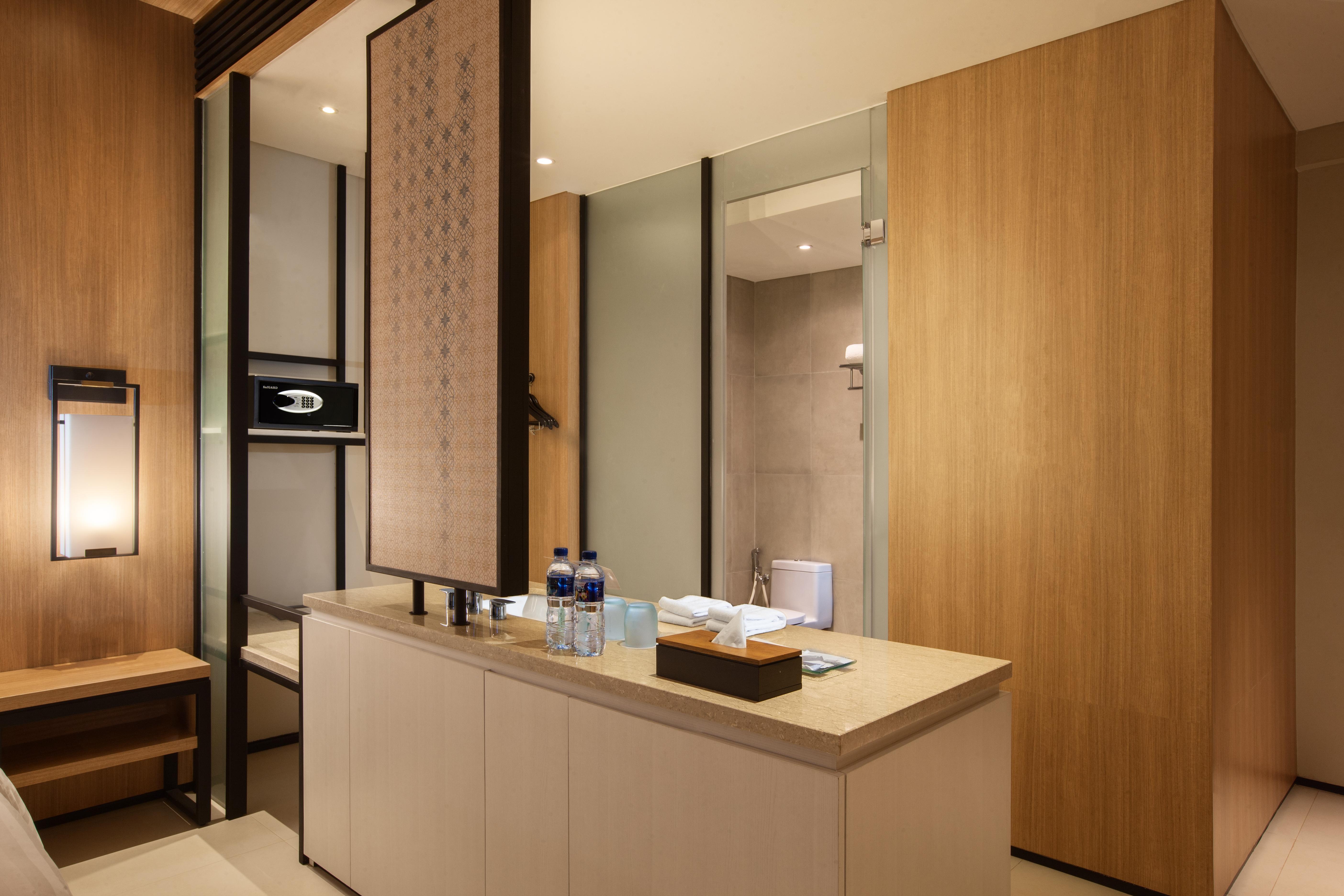 Hotel Santika Premiere Bandara Палембанг Екстериор снимка