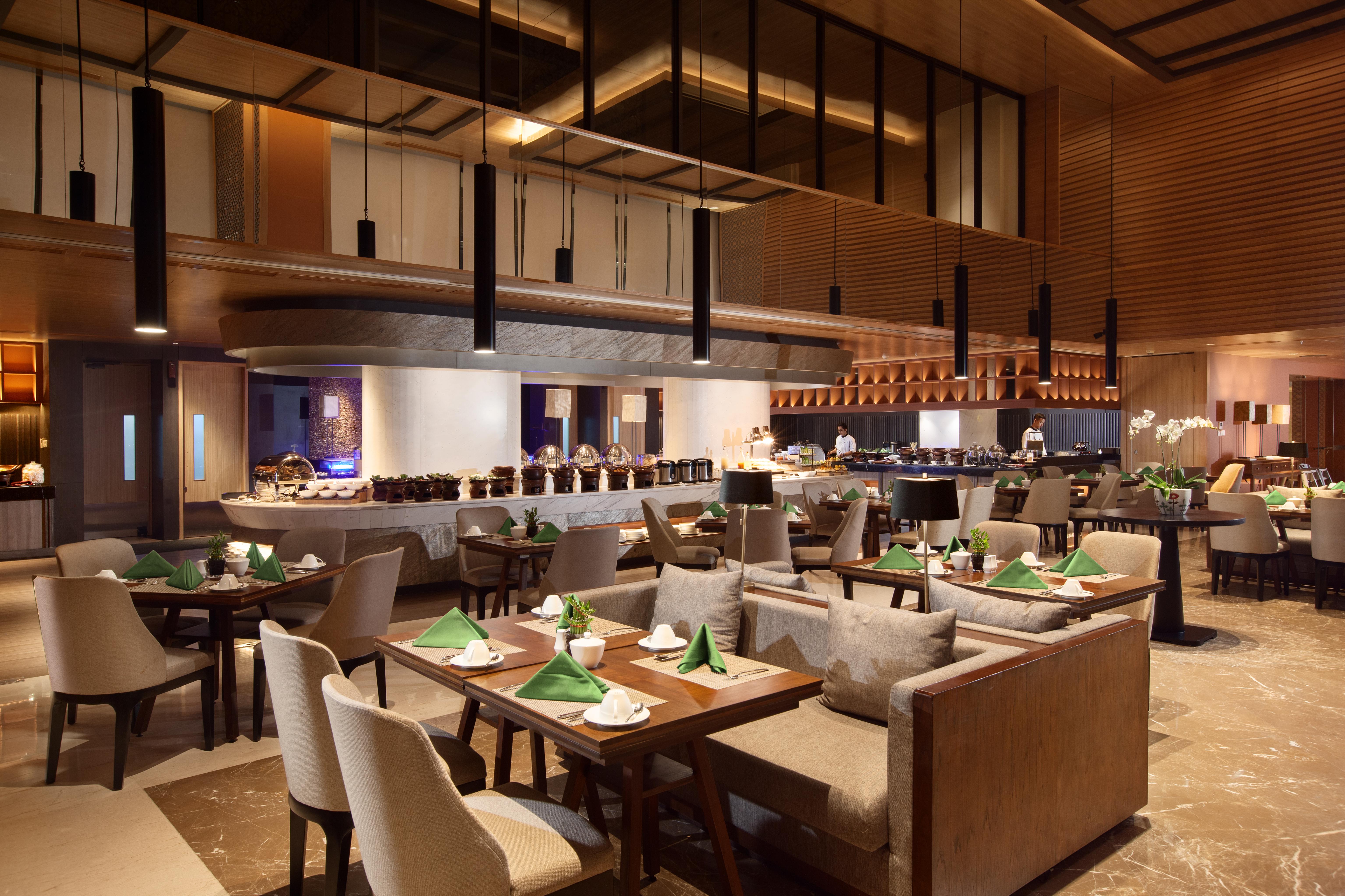 Hotel Santika Premiere Bandara Палембанг Екстериор снимка
