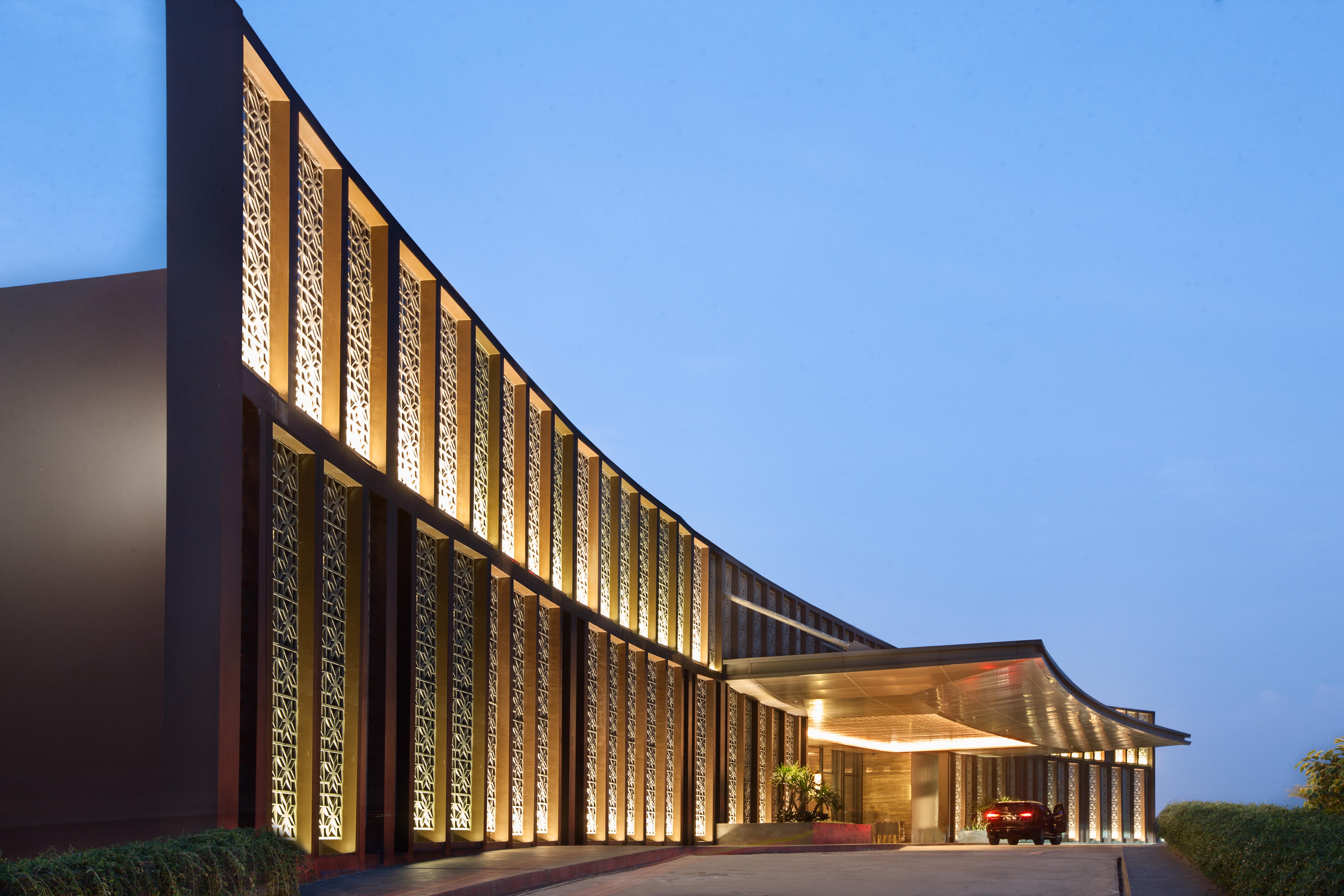 Hotel Santika Premiere Bandara Палембанг Екстериор снимка