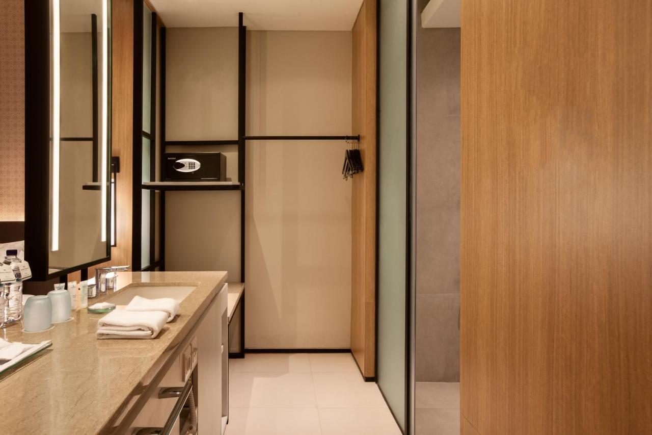 Hotel Santika Premiere Bandara Палембанг Екстериор снимка