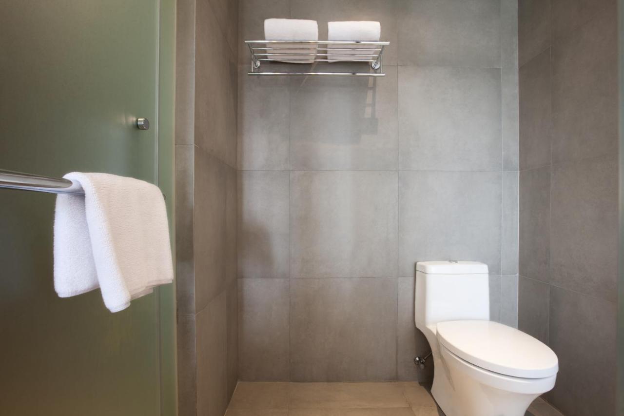 Hotel Santika Premiere Bandara Палембанг Екстериор снимка