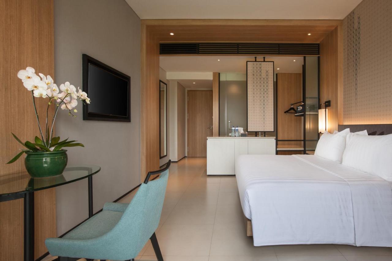 Hotel Santika Premiere Bandara Палембанг Екстериор снимка